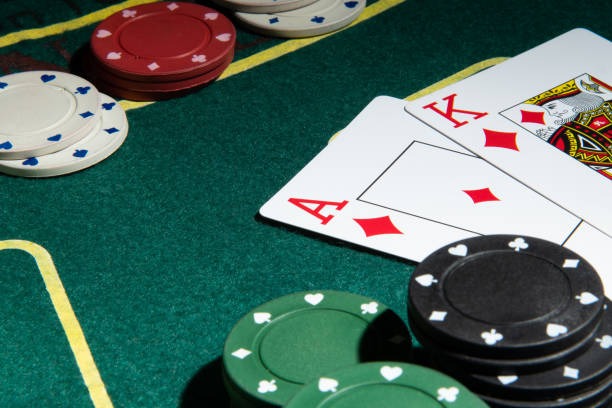 Live card game dealer at mei138 HD studio with multi-camera setup